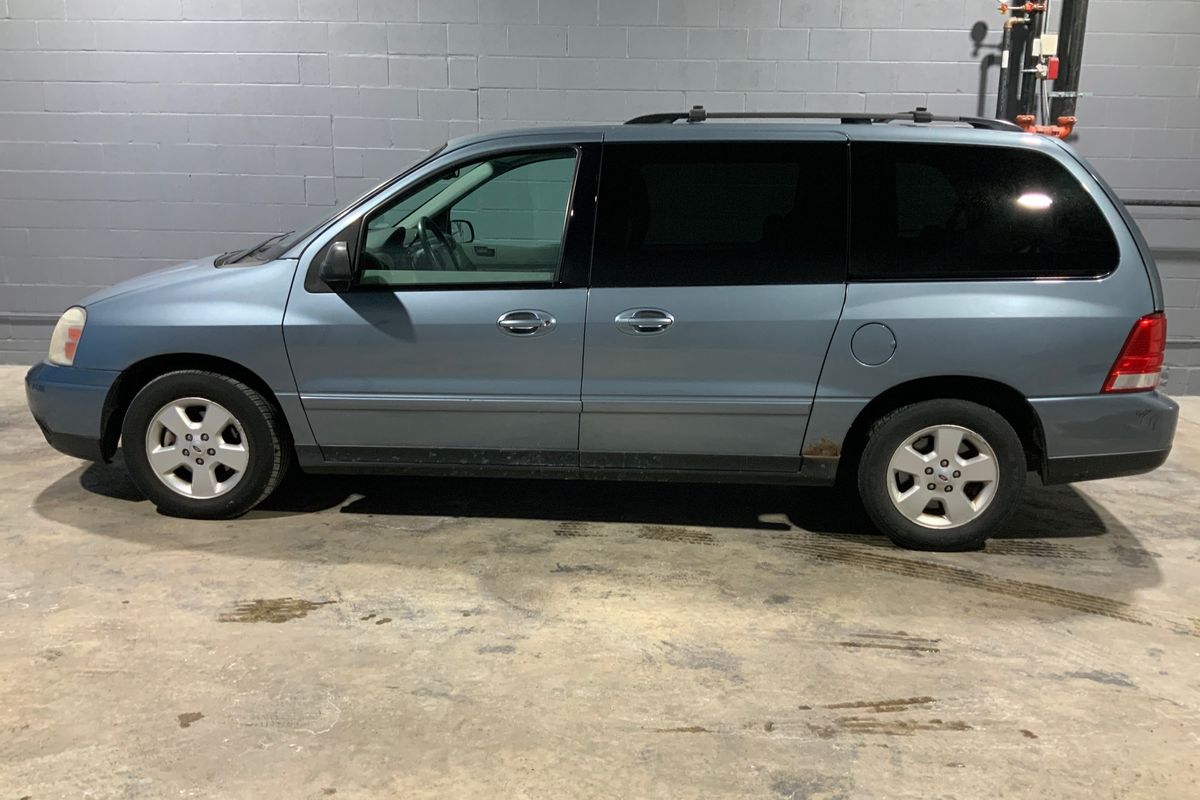 2004 ford hot sale windstar van