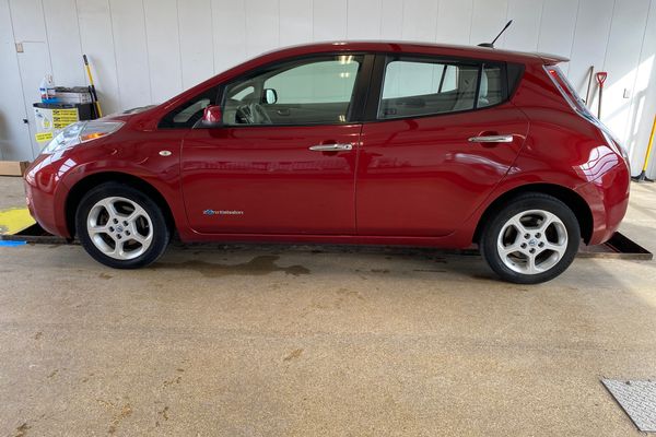 2012 Nissan LEAF 