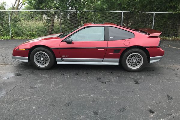 1987 Pontiac Fiero 