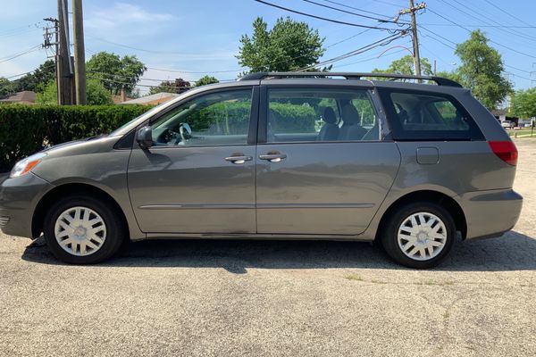 2005 best sale toyota minivan