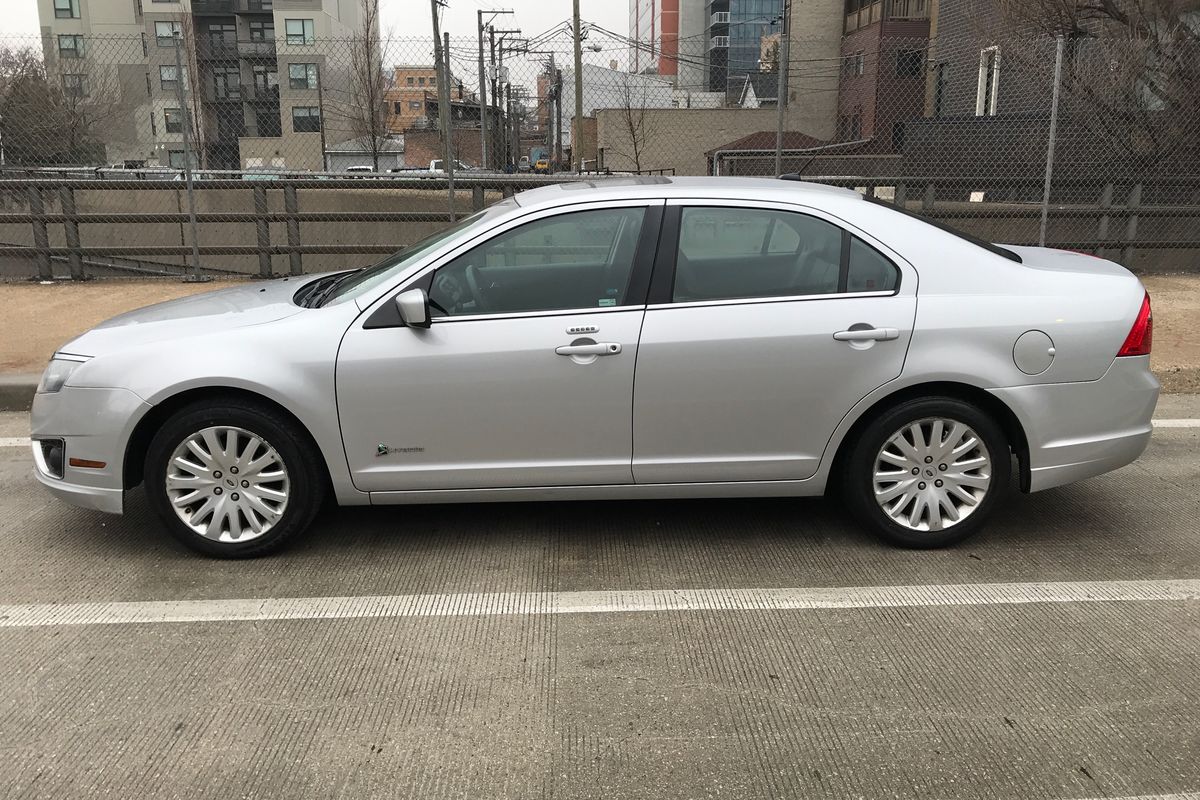 2010 ford deals fusion hybrid price