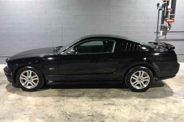 2005 Ford Mustang Gt Deluxe Coupe 2d For Sale 48 016 Miles Swap Motors