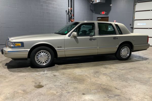 1997 Lincoln Town Car 