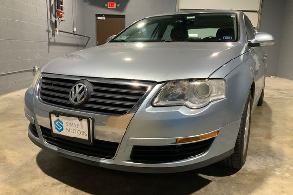 2006 Volkswagen Passat 2.0T Sedan 4D for Sale (77,518 miles